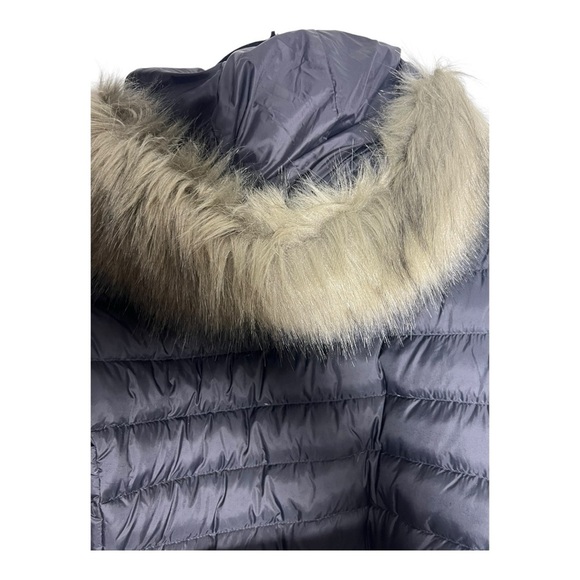 The North Face Women's Gray Belted Puffer Jacket - Picture 6 of 8